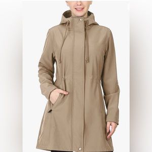 Mondetta Long soft shell jacket , cozy fleece interior , waterproof resistant